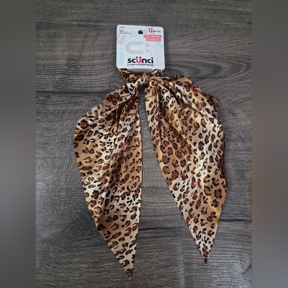 Scunci Leopard Print Hair Scarf Scrunchie NWT
